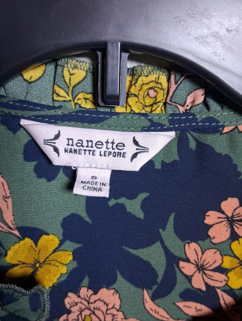 Nanette Lepore Green Floral Pintuck Pleated Blouse Ruffle Neck Long Sleeve - Picture 2 of 5